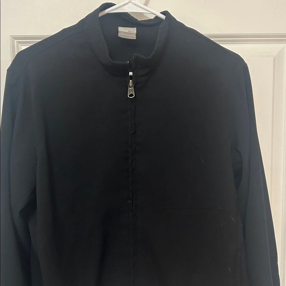 Nike windbreaker jacket men’s size medium black mesh lining zipped pockets run